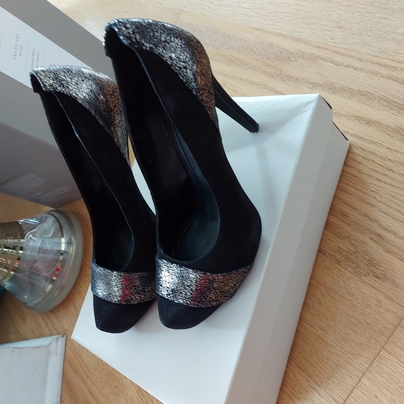 BCBG Heels🛍 - Picture 3 of 4